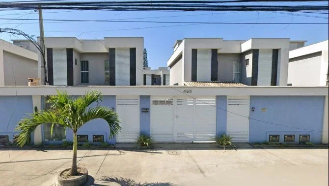 Casa sobrado de 66,50 m² ocupada em condomínio