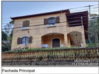 Casa com 3 quartos, 4 banheiros e 2 vagas de garagem