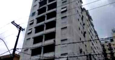 Apartamento Ocupado com 2 Quartos e Garagem em Santos