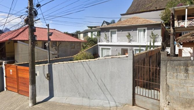 Casa em Terreno de 412 m² - Retiro - Petrópolis - RJ