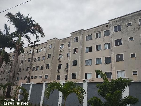 Apartamento com 2 quartos e vaga de garagem em Lauro de Freitas