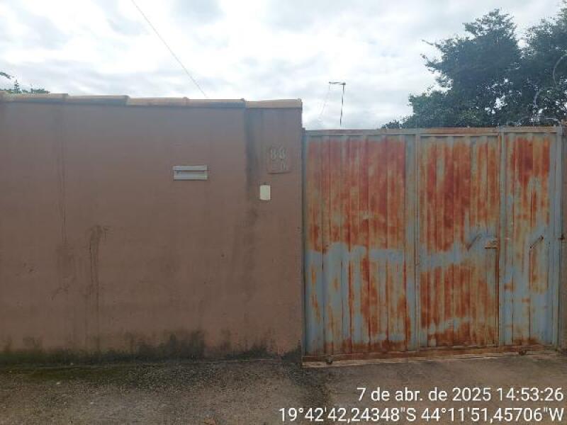 Casa com 1 quarto, 1 vaga e 53,24m² construída, desocupada