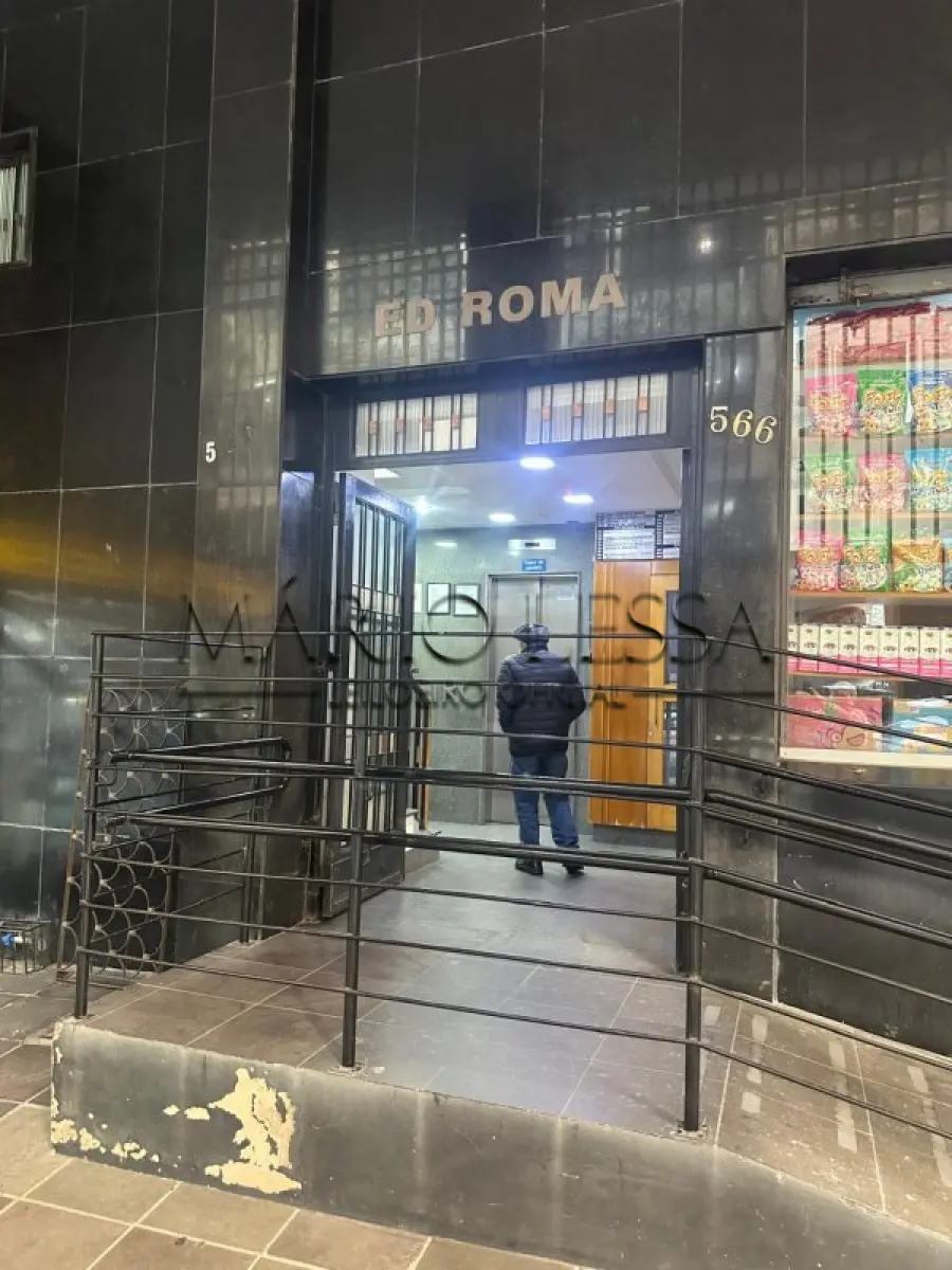 Sala comercial 17,50m² no Edifício Roma - Porto Alegre/RS