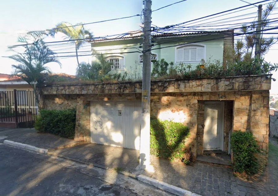 Casa padrão com 4 quartos, 6 banheiros e 1 vaga de garagem em São Paulo