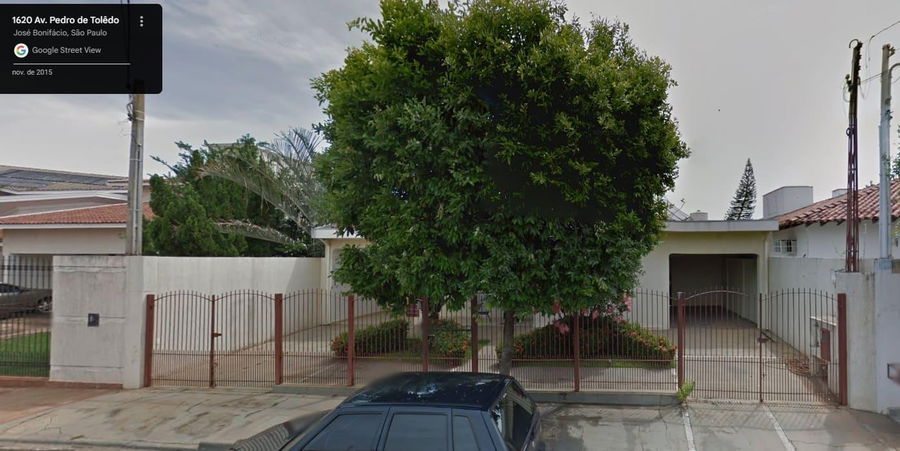 Casa espaçosa com 9 cômodos e amplo terreno em São José