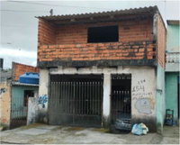 Casa com 204m² construída, garagem e edícula, desocupada