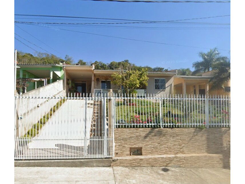 Casa Ocupada com 330m² de Terreno em Sintrial