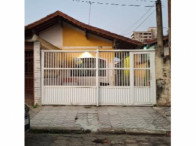Casa com 2 Quartos e 2 Vagas em Praia Grande/SP