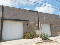 Casa padrão com 1 vaga de garagem, 180m² de terreno, ocupada