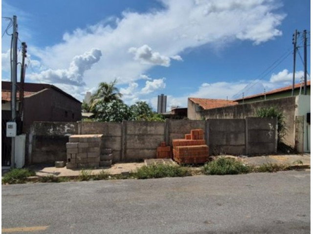 Terreno com 294m² em localização privilegiada