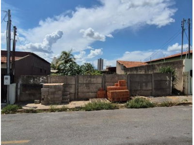 Terreno com 294m² em localização privilegiada