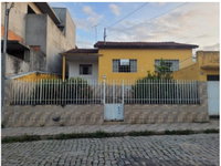 Casa com 95,68m² e terreno de 300m² em Almenara/MG