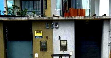 Casa padrão ocupada com 1 vaga e 103m² construída