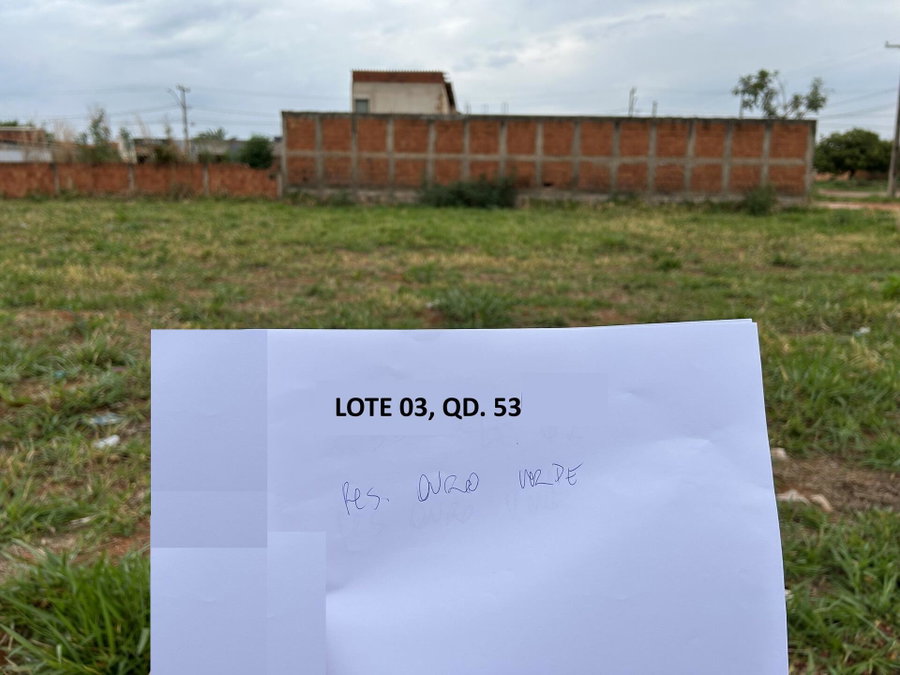 Terreno de 240m² em loteamento residencial