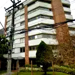 Apartamento com 3 Quartos e 2 Banheiros em Porto Alegre