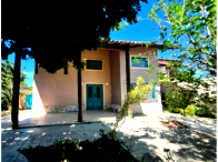 Sobrado com Piscina e Edícula em Rio das Ostras/RJ