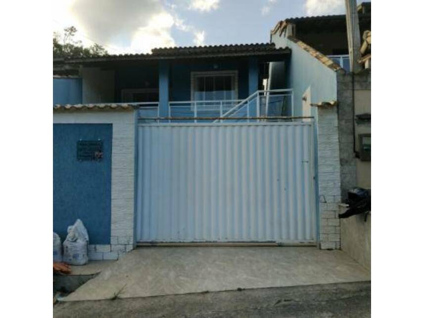 Casa Ocupada com 1 Vaga e 216m² em Maricá