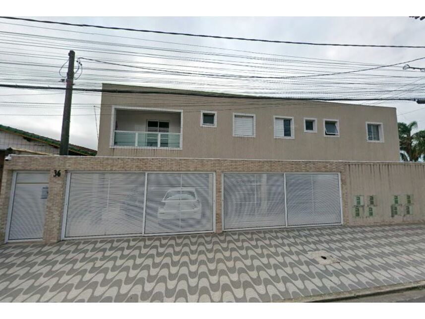 Casa com 1 quarto, 1 banheiro e 1 vaga de garagem