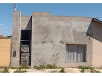 Casa em leilão com 75m² de terreno e construída