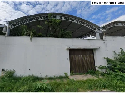 Casa com piscina em terreno de 802m² em Teresina
