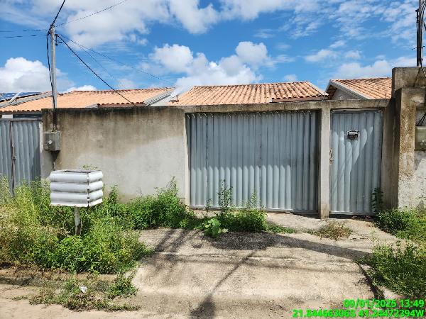 Casa com 2 quartos, 2 banheiros e 51,4m² de área privativa