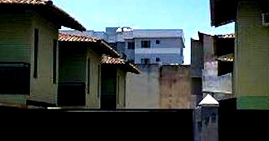 Casa em condomínio com 1 vaga de garagem