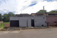Casa ocupada com 3 quartos, 2 banheiros e 69 m²