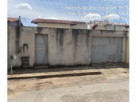 Casa com 2 Quartos em Pompeu/MG - Terreno Amplo