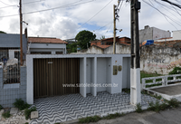 Casa Ocupada com 246m² de Área Construída em Aracaju