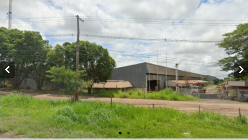 Área com galpões industriais e depósito, 4.340m² construídos