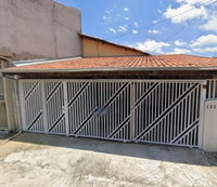 Casa com 42,28m² construídos e terreno de 180m²