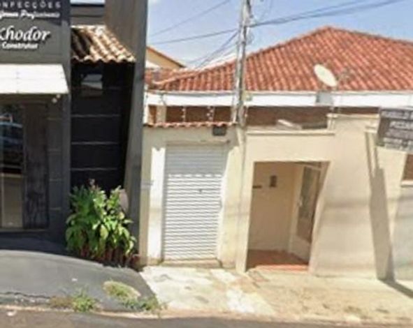 Casa com 137m², 2 quartos, 1 banheiro, ocupada