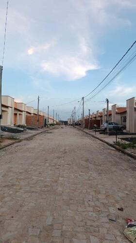 Casa com 1 quarto, 1 banheiro e 1 vaga de garagem