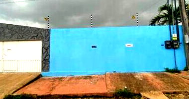 Casa com 2 quartos, 1 banheiro, varanda e área de serviço, 159m² construída