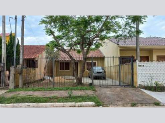 Casa em Canoas com 64m² construída e 200m² de terreno