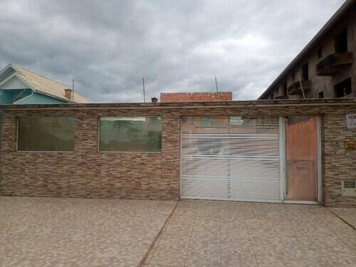 Casa padrão 4 quartos, 3 banheiros, 247m² construídos em Peruíbe