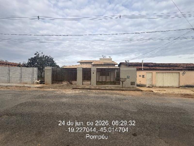 Casa com 2 Quartos e 2 Banheiros em Pompéu/MG