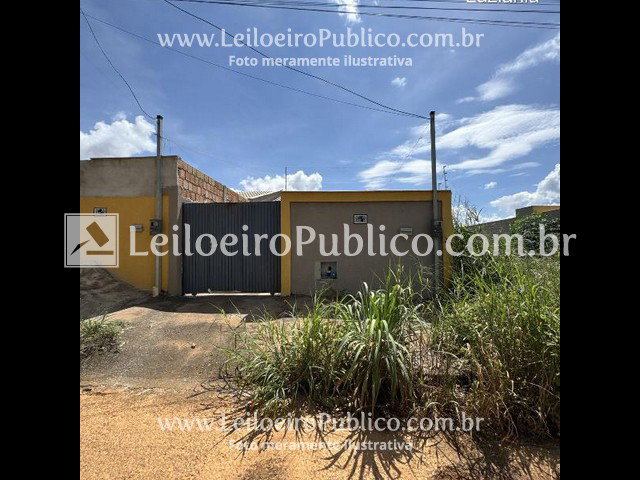 Casa com 2 Quartos e Varandas em Condomínio