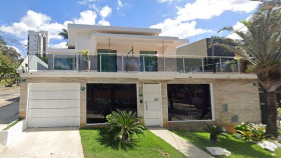 Casa com 343,74 m² construídos em Belo Horizonte