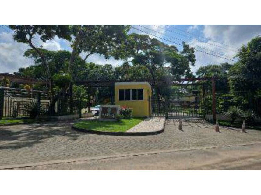 Casa com 204,89m² construída em condomínio, imóvel ocupado
