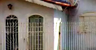 Casa com 3 quartos, 1 banheiro, 1 vaga, 80m² construída, imóvel ocupado