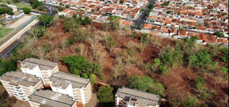 Terreno comercial de 28.527,61m², próximo à Avenida Castelo Branco