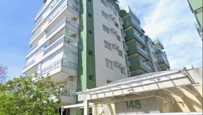 Apartamento com 3 quartos, 2 banheiros e 1 vaga de garagem