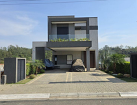 Direitos sobre Sobrado com 250 m², garagem, piscina e churrasqueira