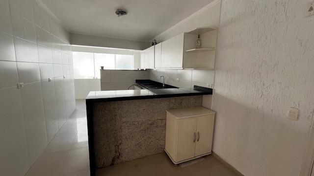 Cobertura duplex 3 quartos 4 banheiros 3 vagas, 422m², desocupada