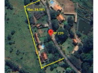 Chácara com 7.420,56m², 2 casas, piscina e galpões -