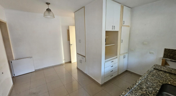 Apartamento de alto padrão com 2 vagas, 218,94m²
