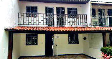 Casa Desocupada em Condomínio com 110 m² na Avenida Doutor Cláudio