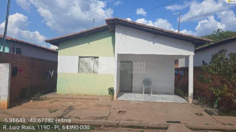 Casa com 2 quartos em Demerval Lobão/PI