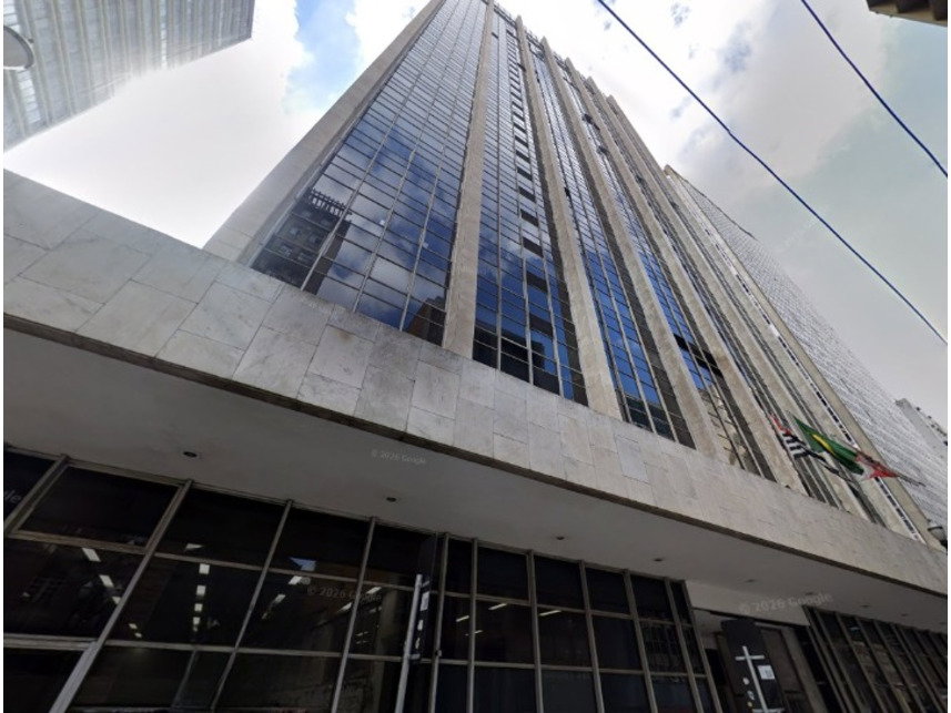 Sala Comercial com 7 Vagas em Leilão - Centro SP
